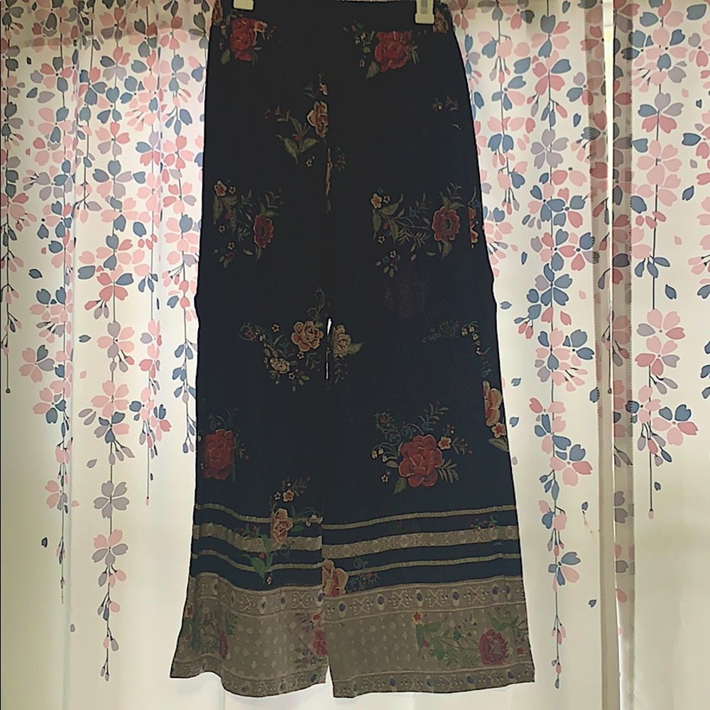 Flowy loose pants